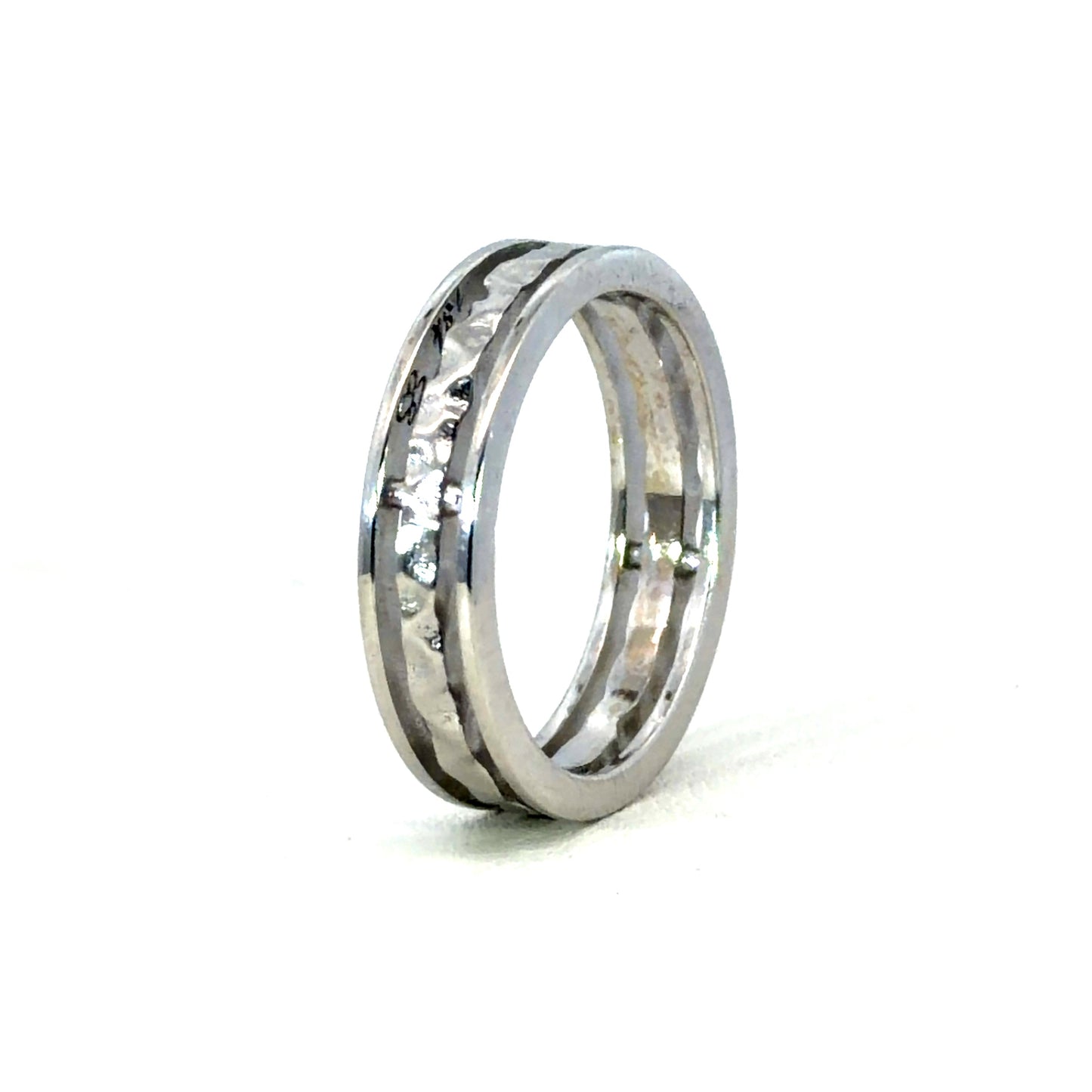 18k White Gold Hammered Ring