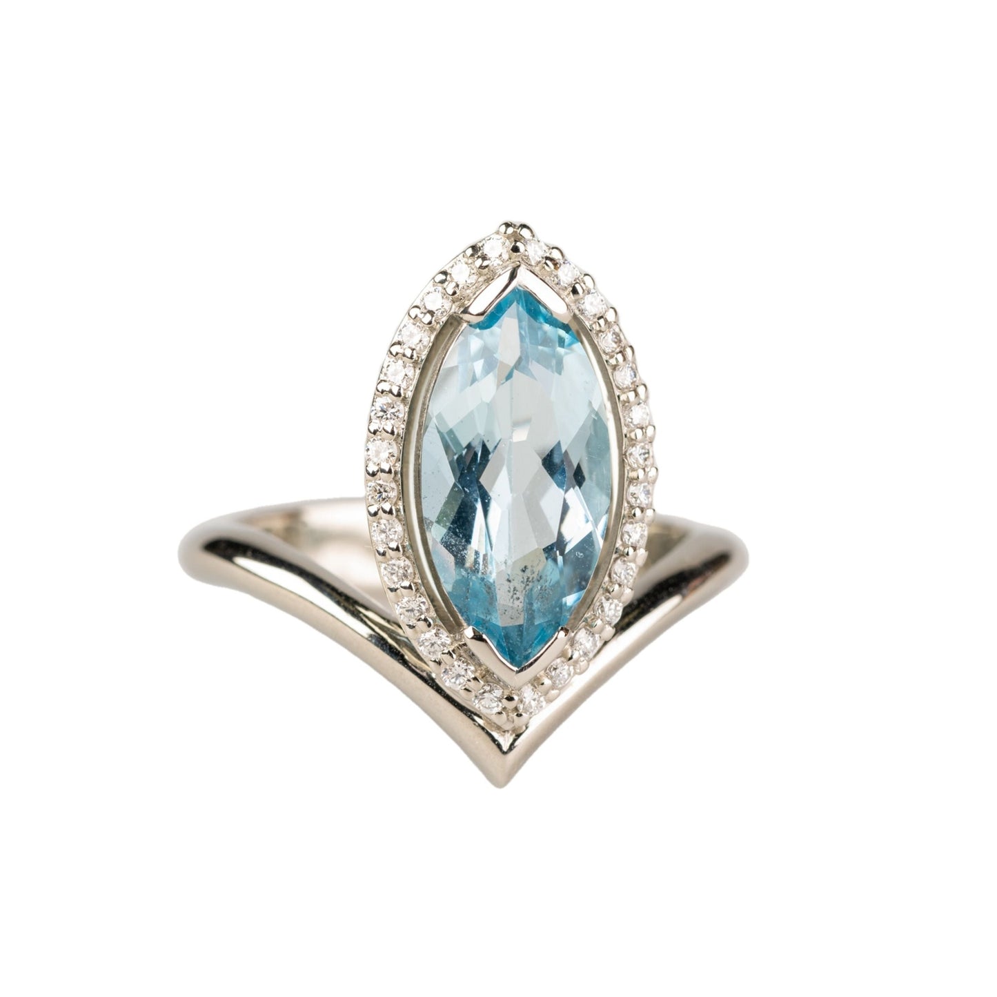 Aquamarine Marquise Ring in 18k White Gold with Halo