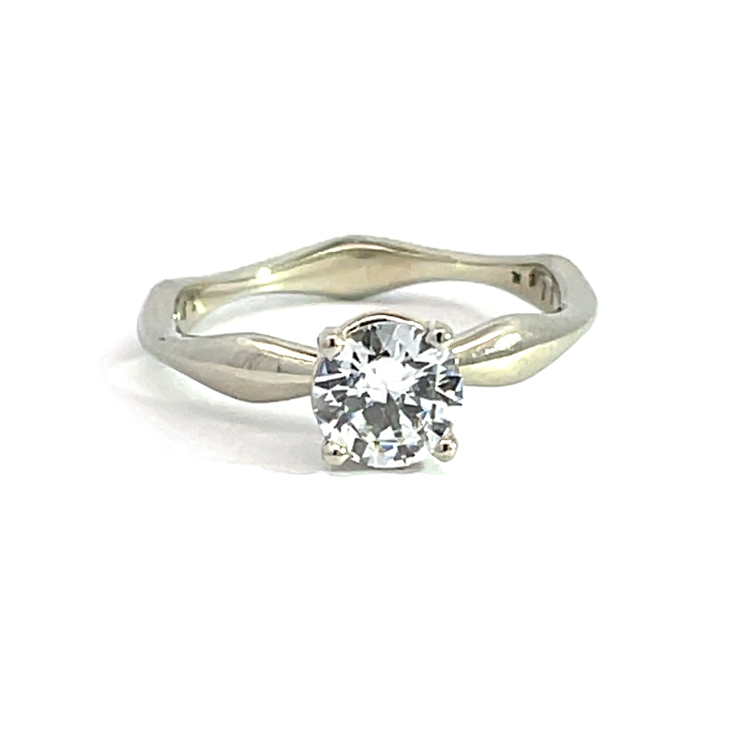 18k White Gold Wavy Solitaire Ring