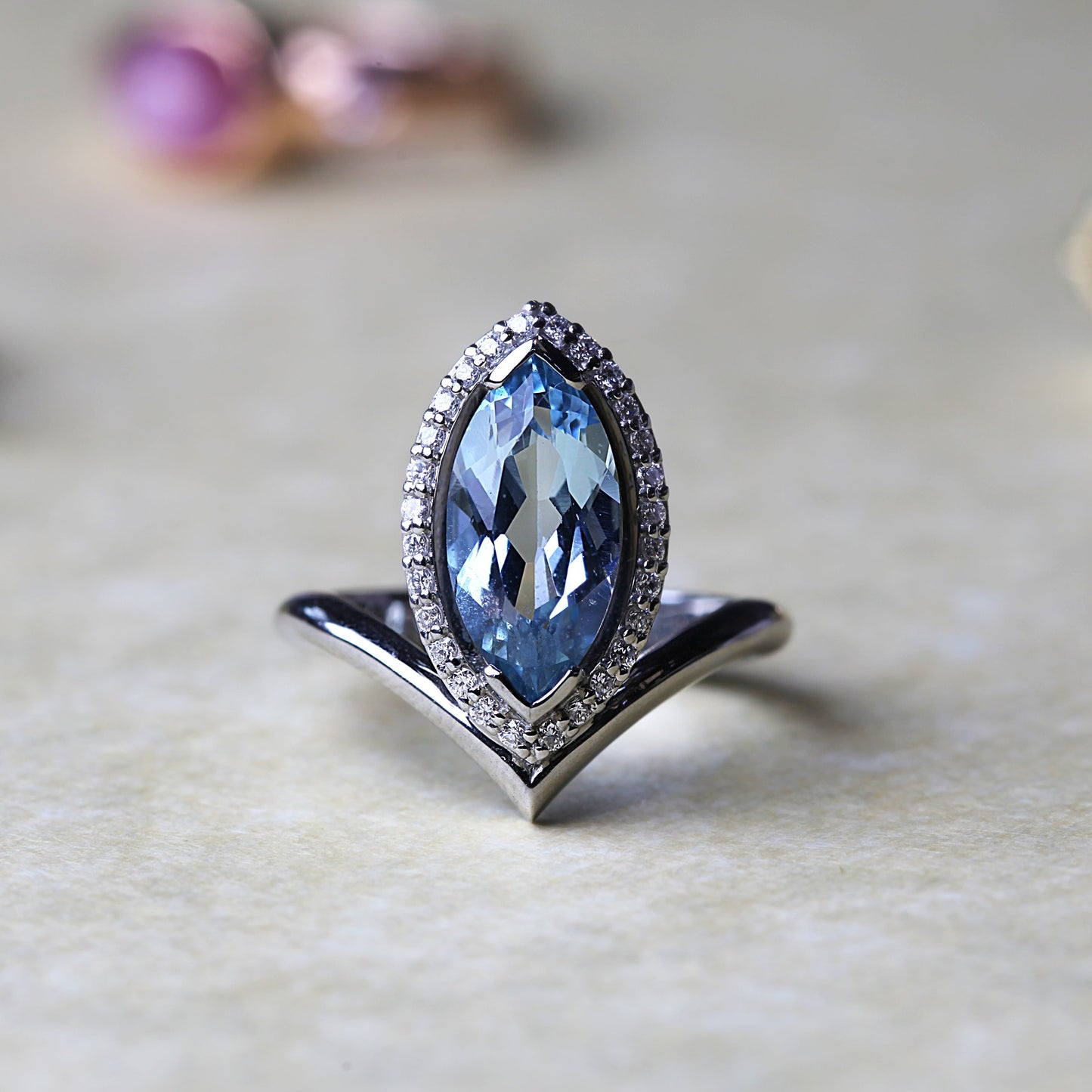 Aquamarine Marquise Ring in 18k White Gold with Halo