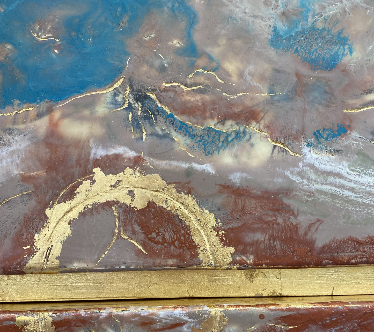 "Lightning Ridge Strikes"