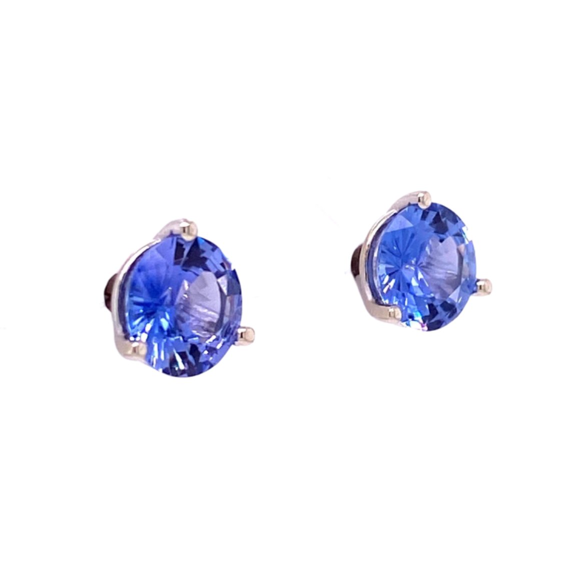 custom jewelry, 18k white gold, blue sapphires, earring studs, llyn strong, Greenville, South Carolina