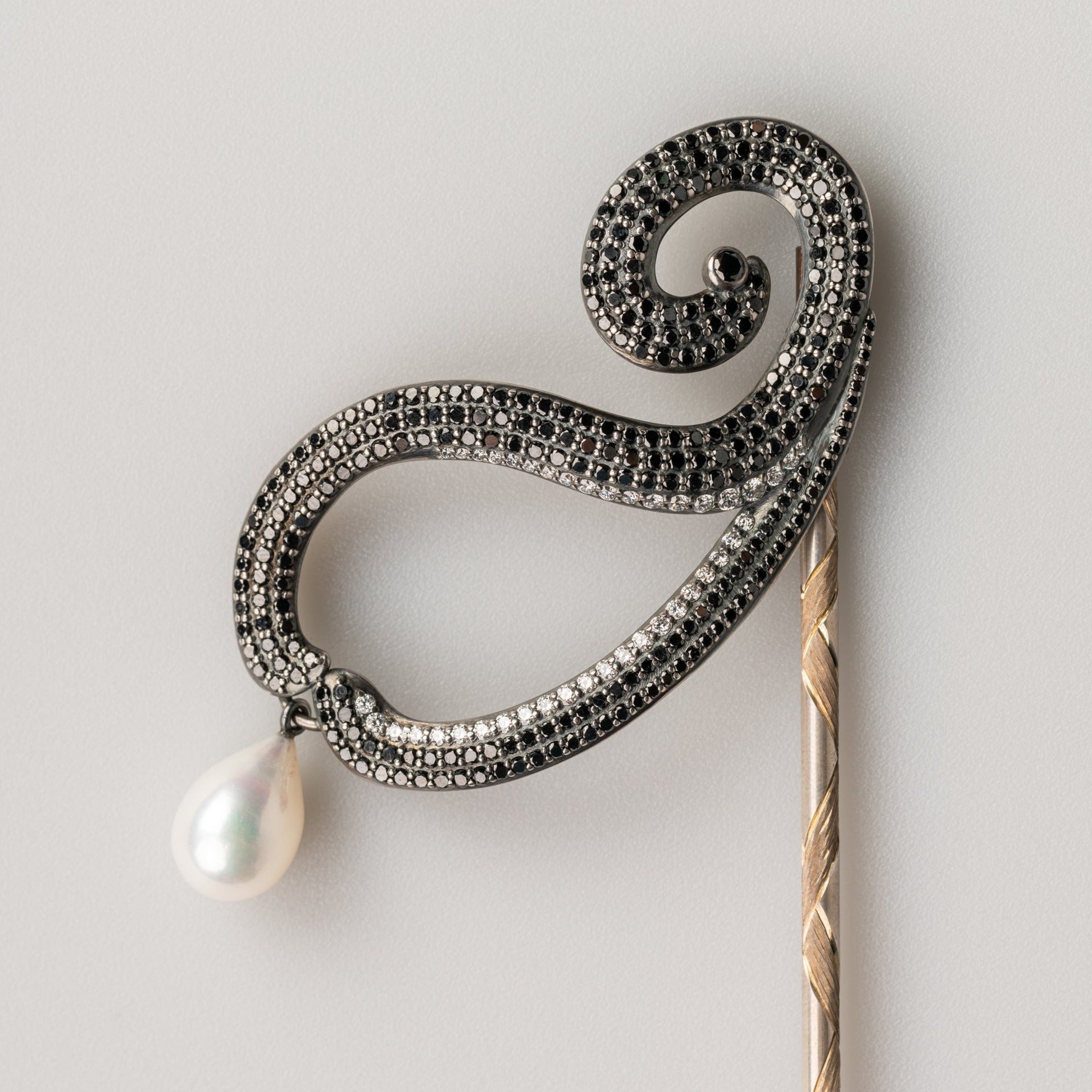 custom jewelry, silver, diamond, gold, brooch, pendant, llyn strong, greenville, south carolina