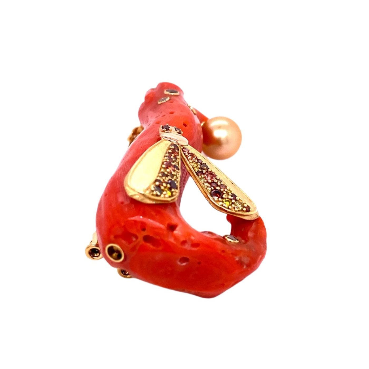 custom jewelry, gold, sapphire, moth, diamonds, clasp, pendant, brooch, llyn strong, greenville, south carolina