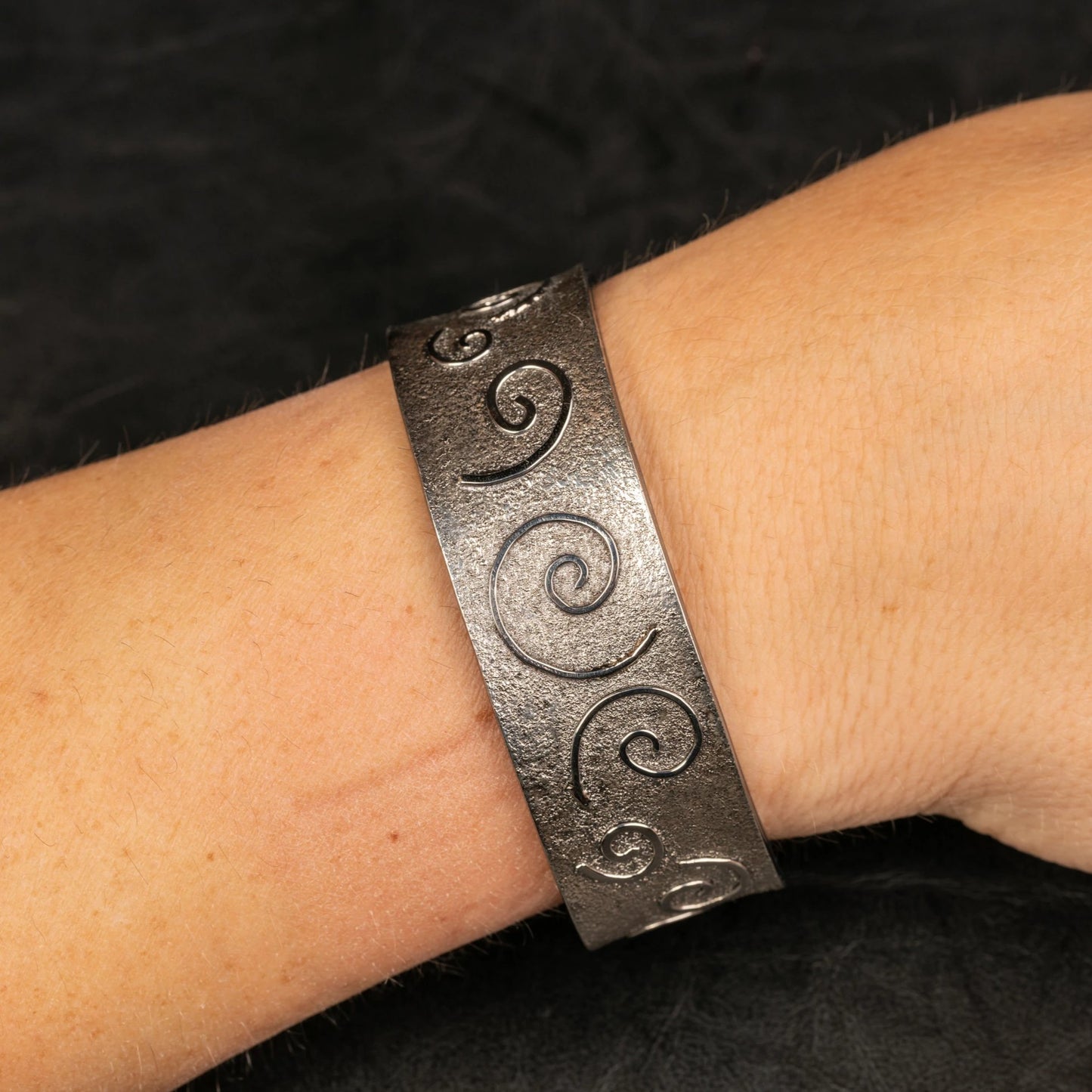 Custom Jewelry, platnium swirl cuff, llyn strong, Greenville, South carolina