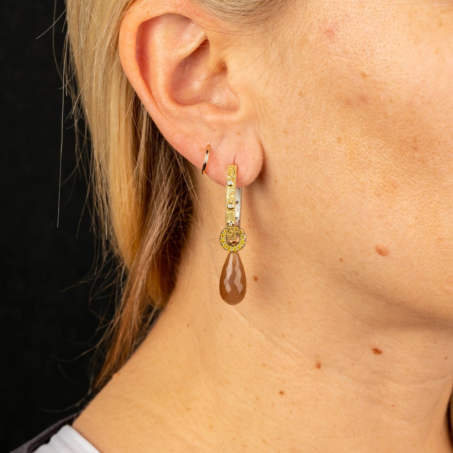 Custom Jewelry, 18k white and yellow gold llyn hoops, llyn strong, Greenville, south carolina