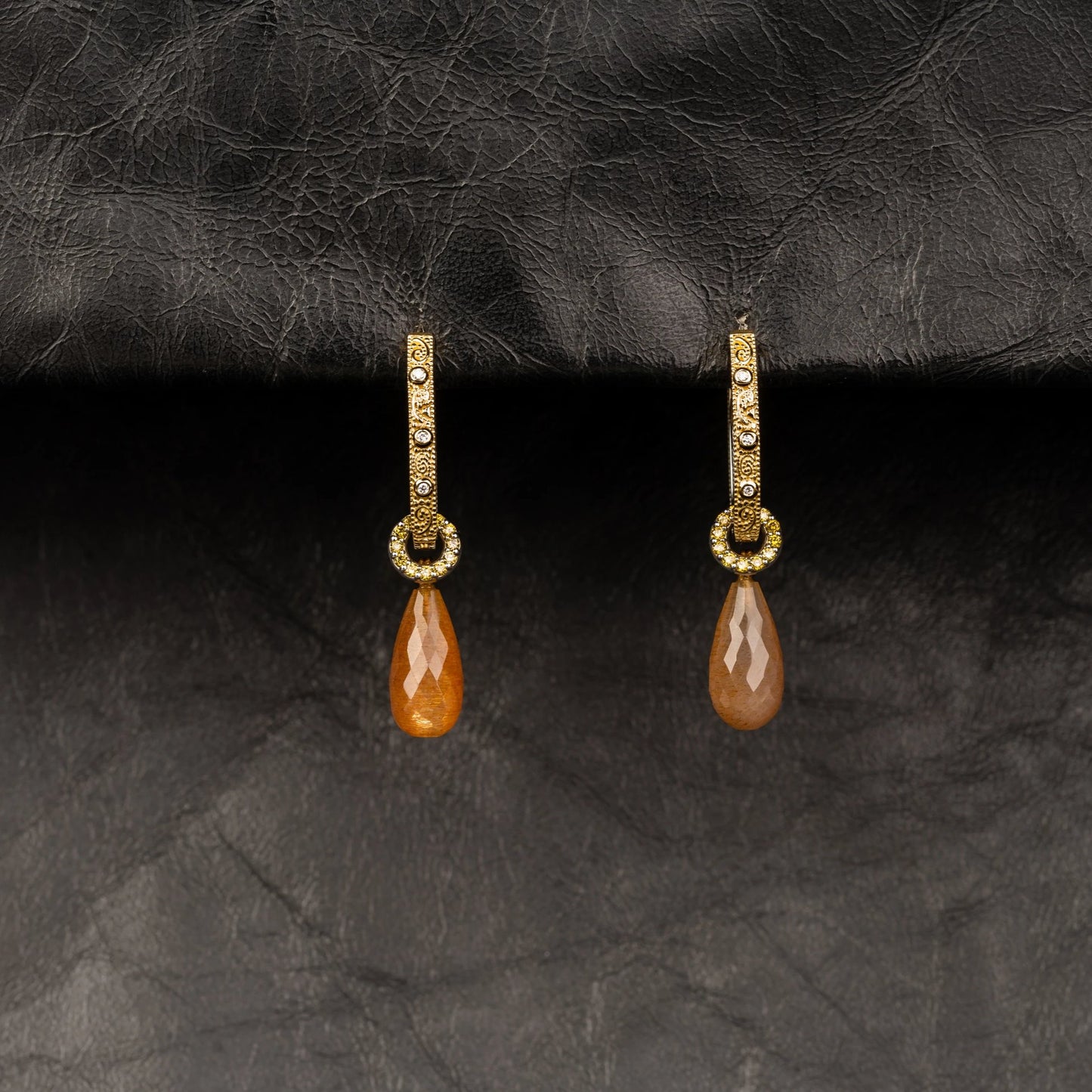 Custom Jewelry, 18k white and yellow gold llyn hoops, llyn strong, Greenville, south carolina