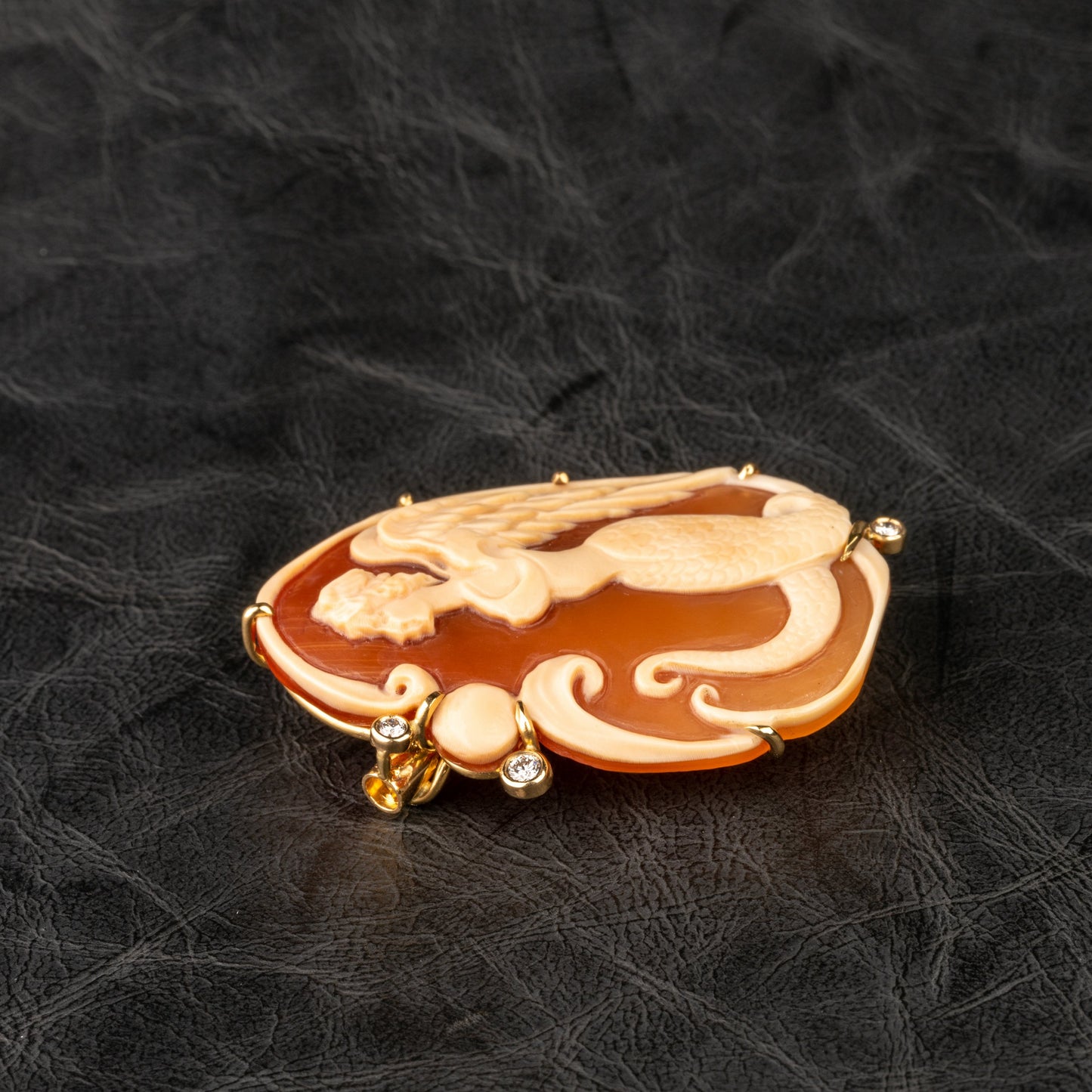 custom jewelry, 18k yellow gold, Modullyn clasp, white diamonds, llyn strong, Greenville, South carolina