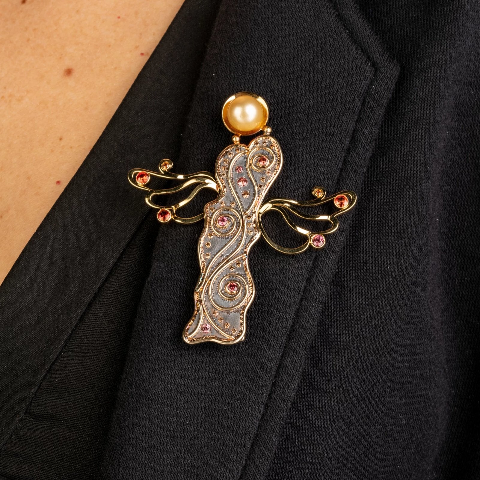 custom jewelry, gold, sapphire, pearl, diamonds, silver, brooch, llyn strong, greenville, south carolina