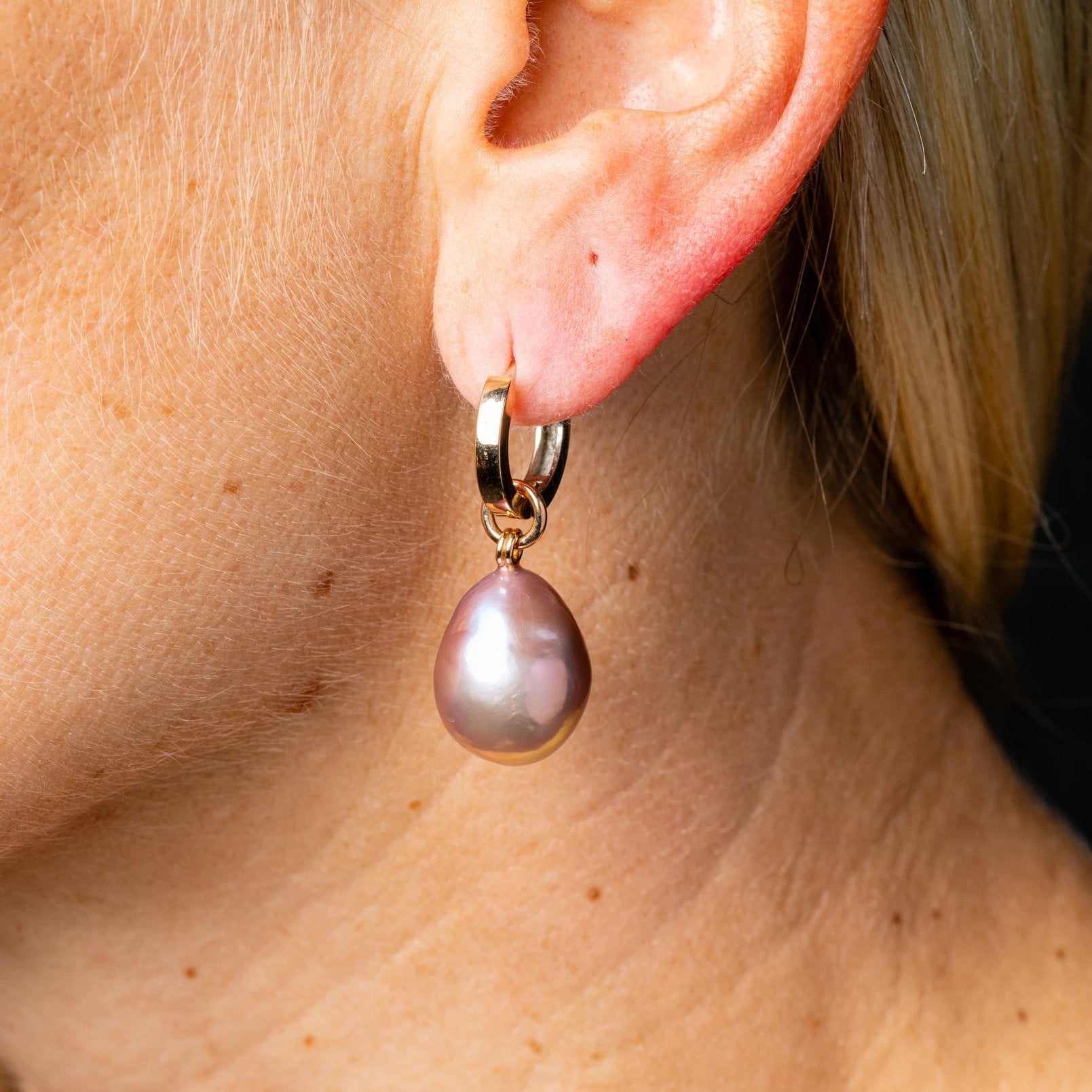 Custom Jewelry, Muave Pearl Jackets, 18k rose and white gold huggie hoops, llyn strong, Greenville, South Carolina