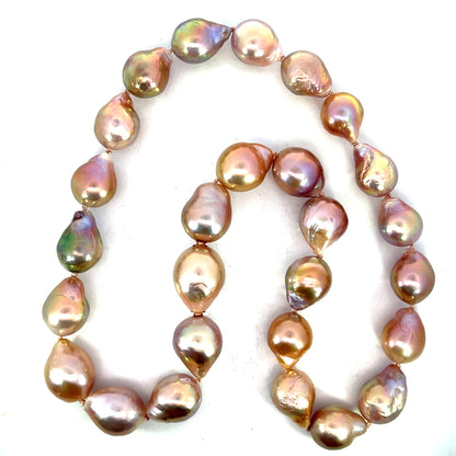 Pink Pearl Necklace with a Rose Gold Modullyn Clasp