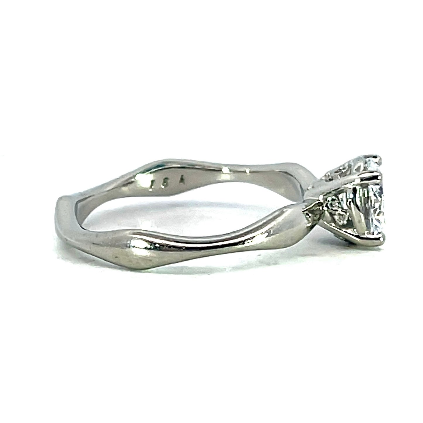 18k White Gold Wavy Solitaire Ring