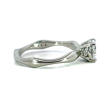 18k White Gold Wavy Solitaire Ring