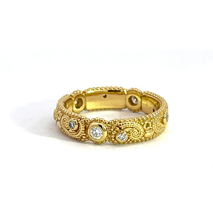 18k Yellow Gold llyn Band with White Diamonds