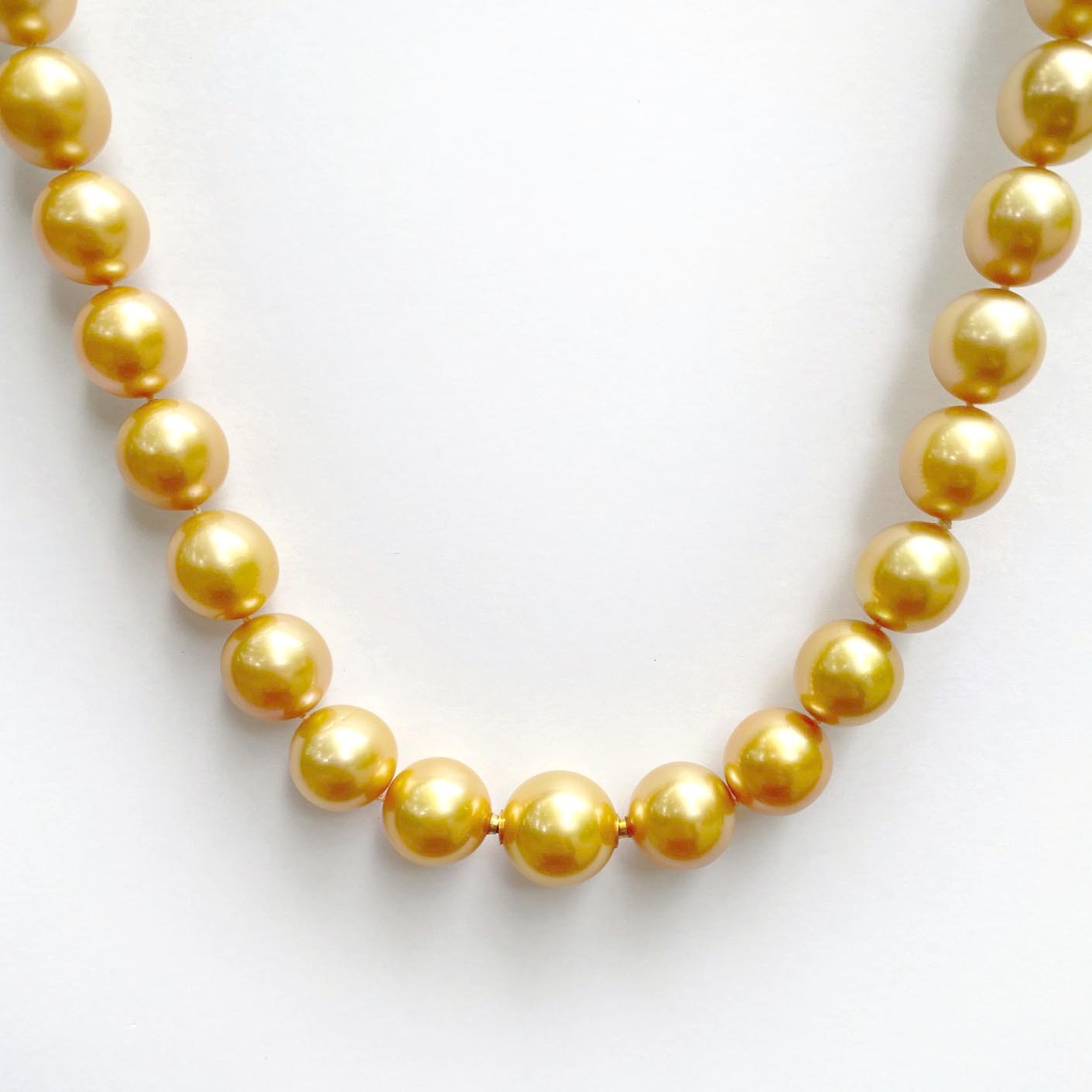 White & Golden South Sea Drop Shape Pearl Necklace, 7.0-8.9mm – AA+ Qu –  Mangatrai Gems & Jewels Pvt Ltd